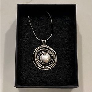 NWT ✨ SILVER & PEARL PENDANT NECKLACE